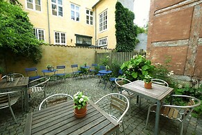 Central Canal Apartments 8