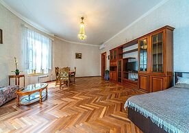 Apartment in the Palace Square