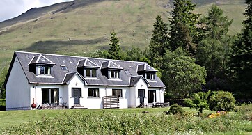 Stob Binnein Cottage