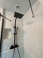 Stob Binnein Cottage