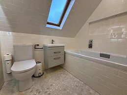 Stob Binnein Cottage