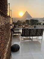 Sahara Pyramids Inn