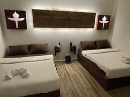 Sahara Pyramids Inn
