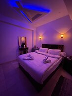 Sahara Pyramids Inn