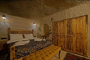 Zeus Cave Suites