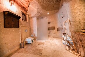 Zeus Cave Suites