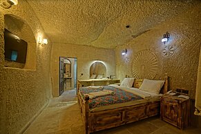 Zeus Cave Suites