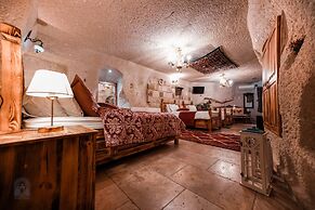 Zeus Cave Suites