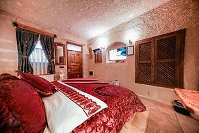 Zeus Cave Suites