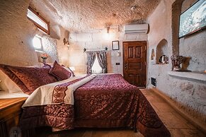 Zeus Cave Suites