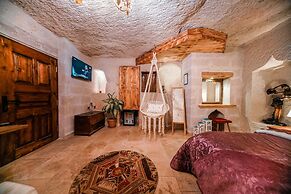 Zeus Cave Suites
