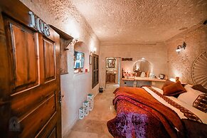 Zeus Cave Suites