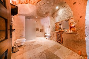 Zeus Cave Suites