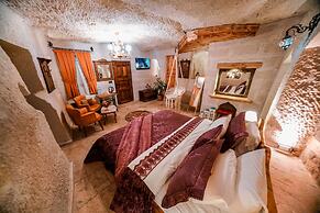 Zeus Cave Suites