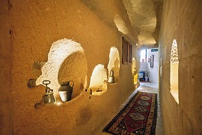 Zeus Cave Suites