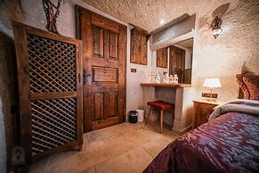 Zeus Cave Suites