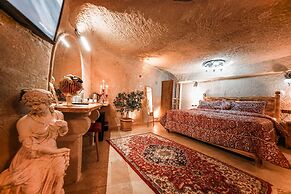 Zeus Cave Suites