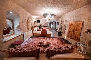 Zeus Cave Suites