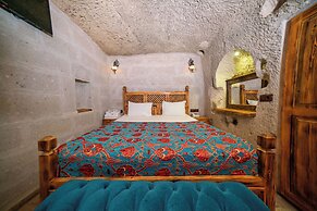 Zeus Cave Suites