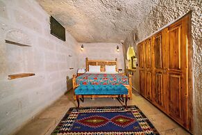 Zeus Cave Suites