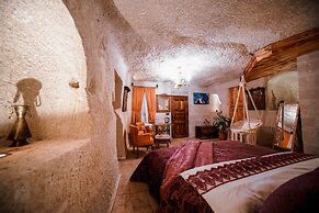 Zeus Cave Suites