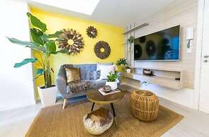 Sabrina's Crib by Azure 2 Bedroom near Airport