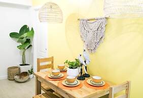 Sabrina's Crib by Azure 2 Bedroom near Airport