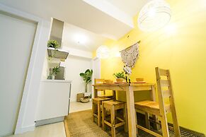 Sabrina's Crib by Azure 2 Bedroom near Airport