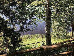 Apple Tree Cabin With River Views