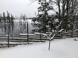 Apple Tree Cabin With River Views