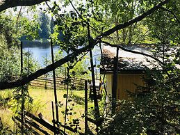 Apple Tree Cabin With River Views