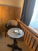 Otel 374