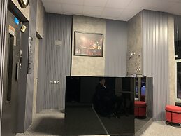 Otel 374