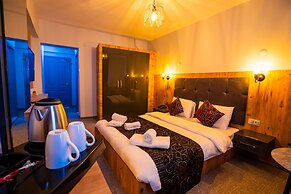 Otel 374