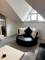 Otel 374