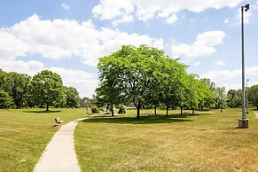 Econo Lodge Whitehall near Michigan's Adventure