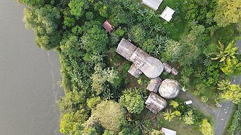 Ditsowou Lodge & Tours