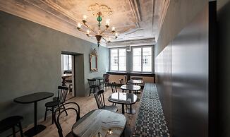 Goldenstern Townhouse