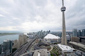 CN Tower Facing, Parking, King Bed