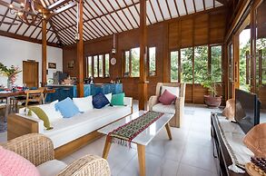 Villa Ronggo Mayang Bali