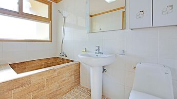 Gyeongju B House Pension