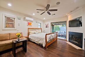 Venice Studio With Outdoor Cabana Studio Bedroom Apts by RedAwning