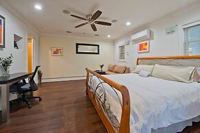 Venice Studio With Outdoor Cabana Studio Bedroom Apts by RedAwning