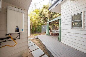 Venice Studio With Outdoor Cabana Studio Bedroom Apts by RedAwning