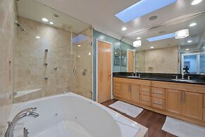 Venice Studio With Outdoor Cabana Studio Bedroom Apts by RedAwning