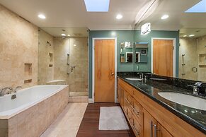 Venice Studio With Outdoor Cabana Studio Bedroom Apts by RedAwning