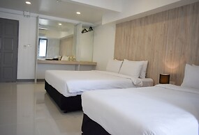 Loyy Hotel - Hostel