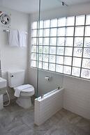 Loyy Hotel - Hostel