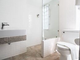 Loyy Hotel - Hostel