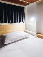 Loyy Hotel - Hostel